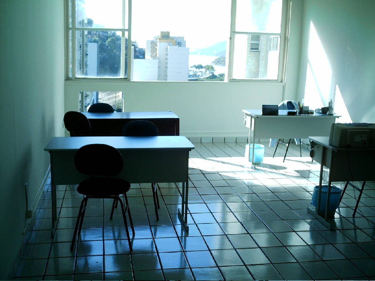 Escritório original em Vitória, com vista para a baía